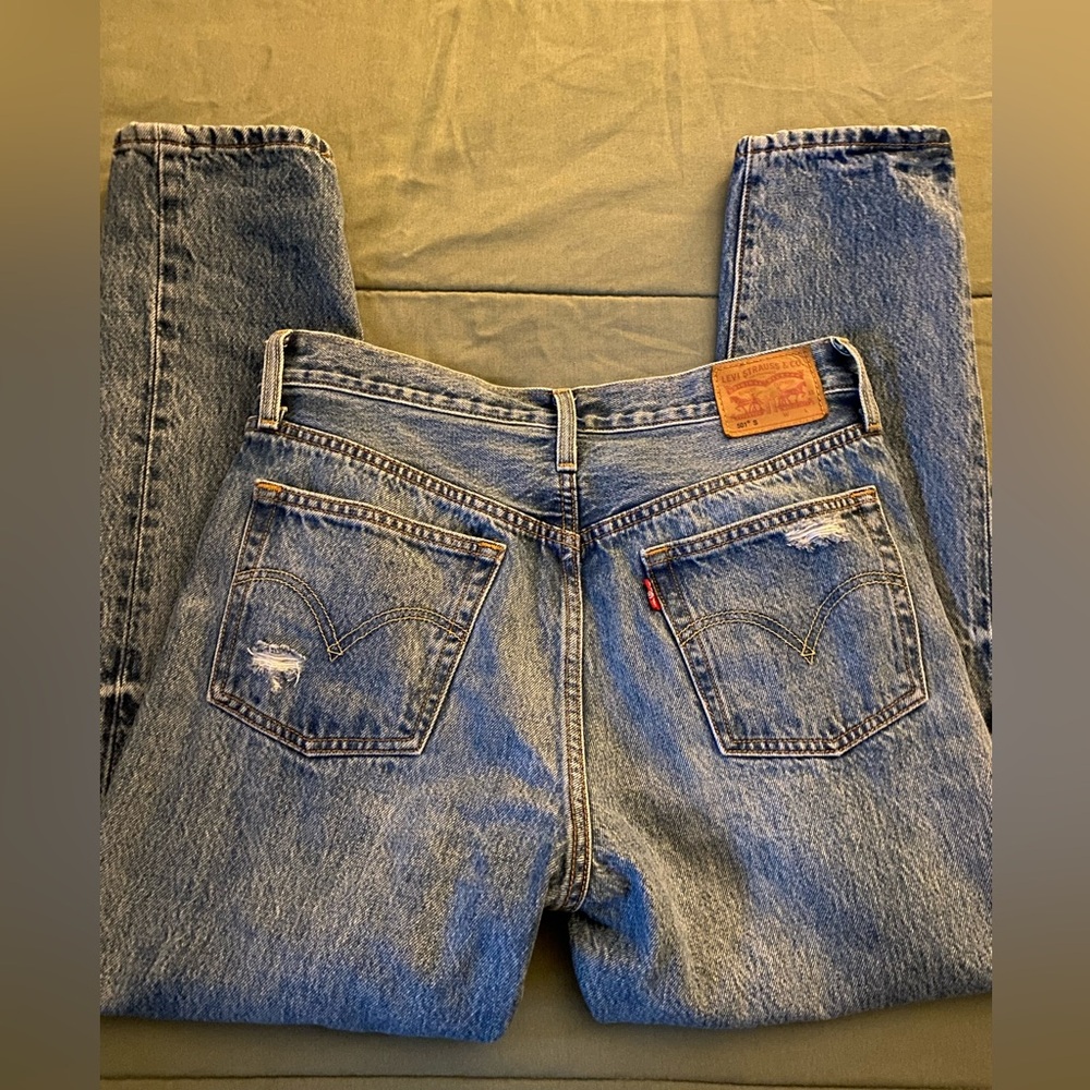 Levi’s 501s Medium Washed Distressed size 29x28